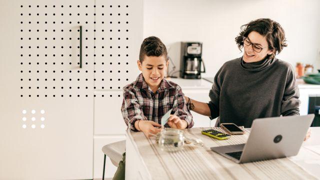 parent and child discuss finances